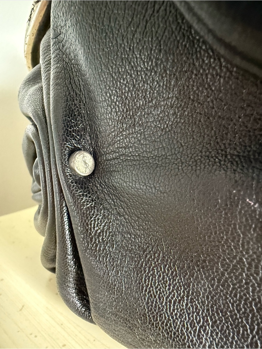 Yves Saint Laurent Black Gathered Leather Shoulder Bag - Picture 7 of 16